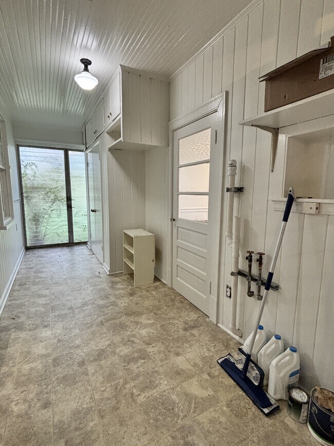 Building Photo - 1301 Richland Pl
