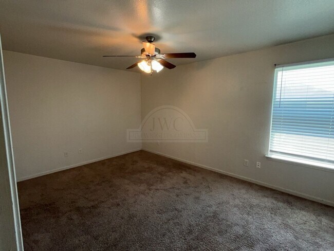 Building Photo - 1206 Cinch Dr