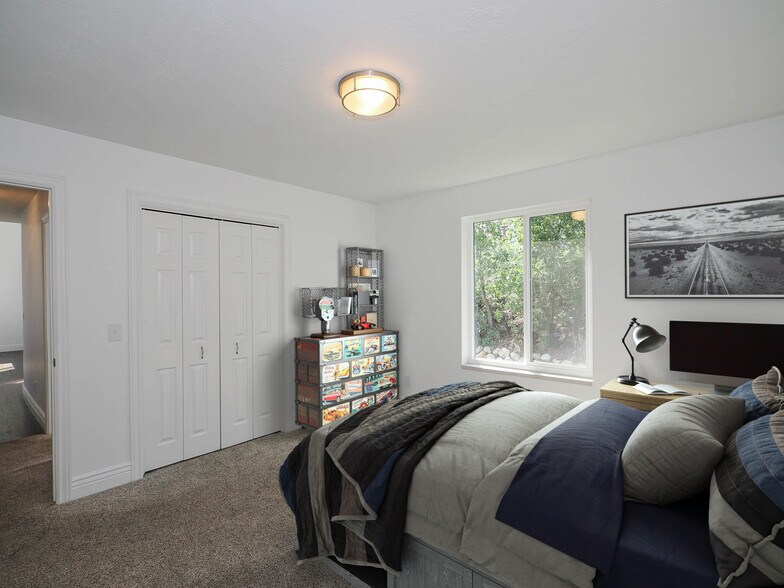 Building Photo - 2368 Maple Hills Dr