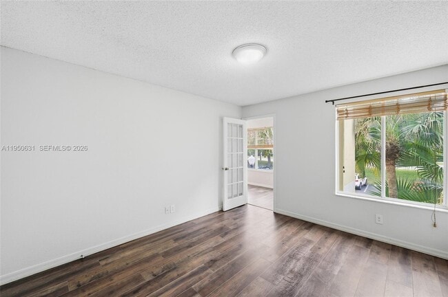 Building Photo - 437 Vista Isles Dr