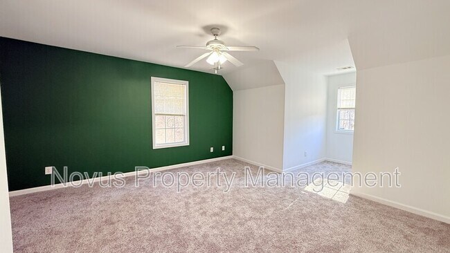 Building Photo - 3395 Woodlake Ln