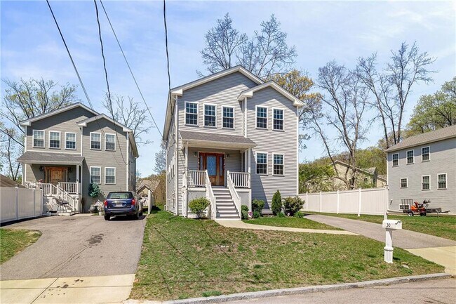 Building Photo - 30 Groveland Ave