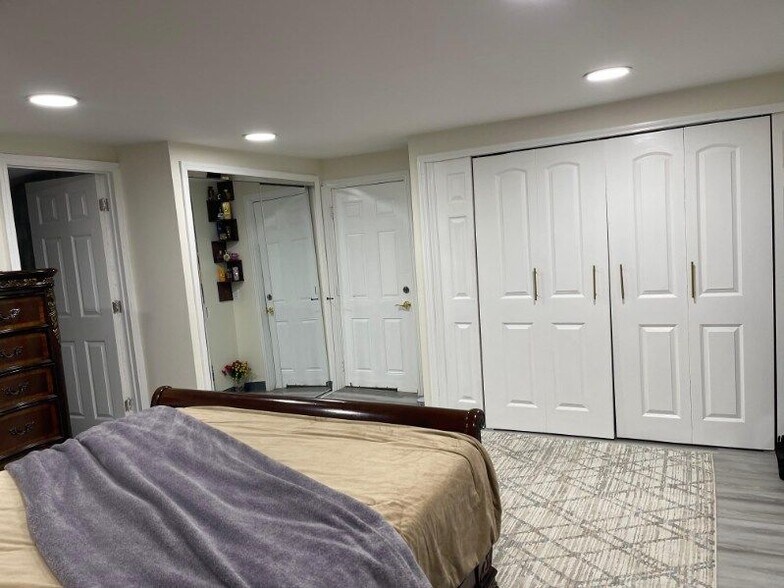 Building Photo - 1 Notch Rd