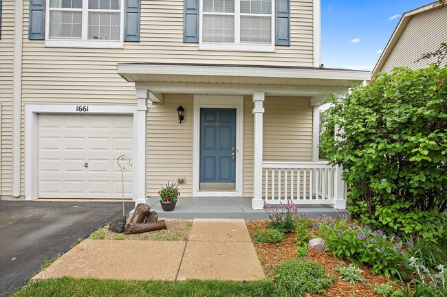 Building Photo - 1661 Cameron Dr