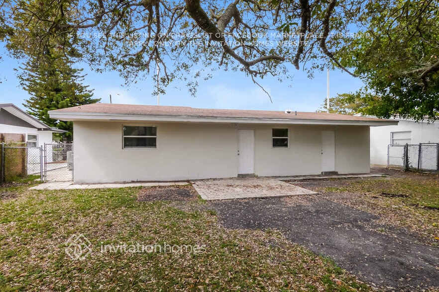 Building Photo - 1141 N 66 Terrace