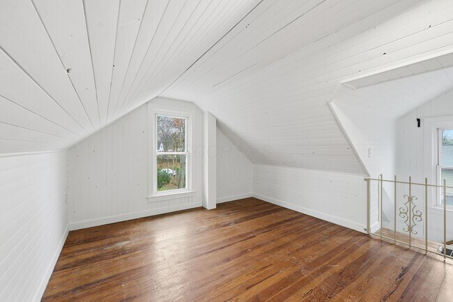 Building Photo - 557 E Weisheimer Rd