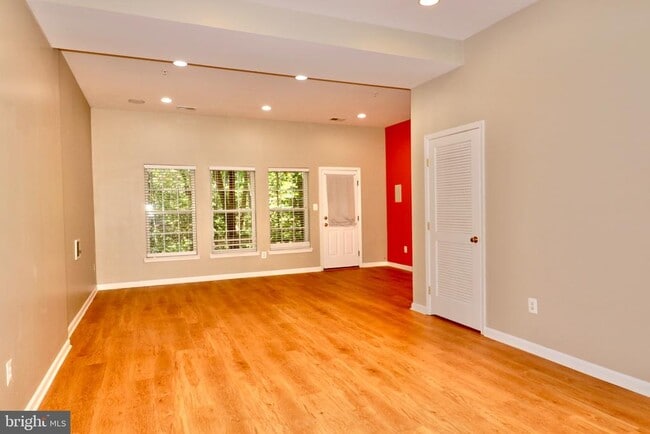 Building Photo - 25323 Damascus Park Terrace