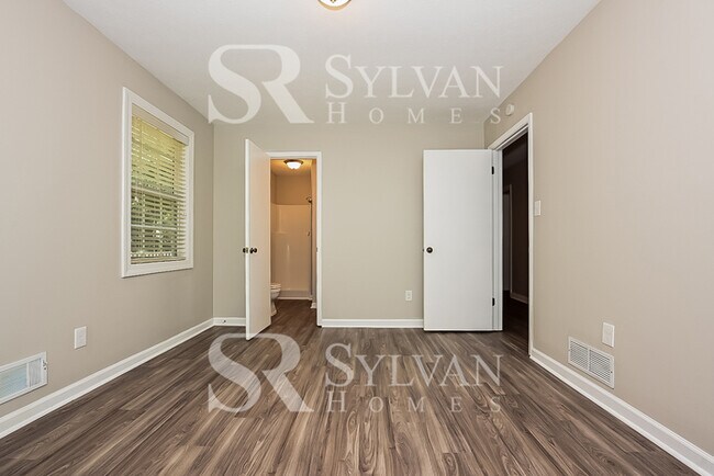 Building Photo - Spacious 3BR Home Awaits You!