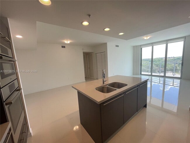Building Photo - 7875 NW 107th Ave