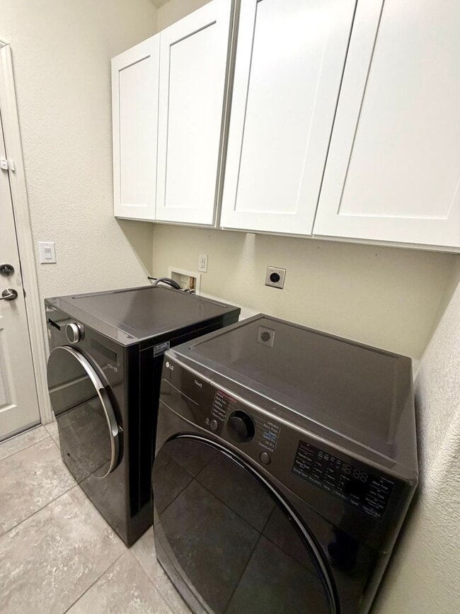 Building Photo - 1360 Wakefield Trail