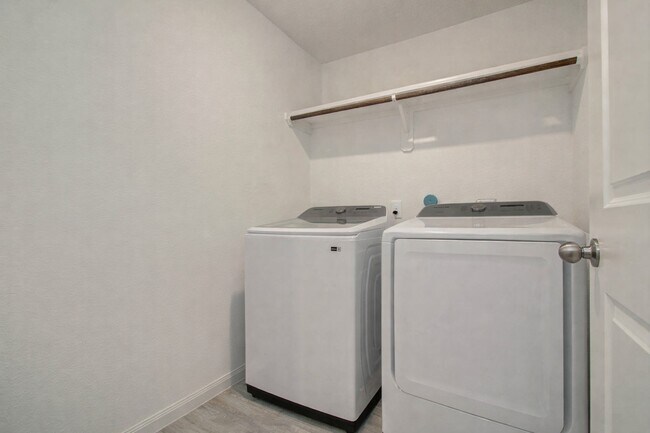 Building Photo - 2002 Rd 5500