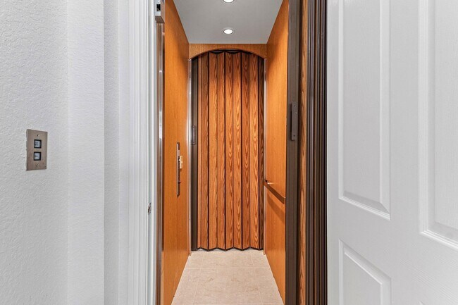 Building Photo - 6309 Graycliff Dr