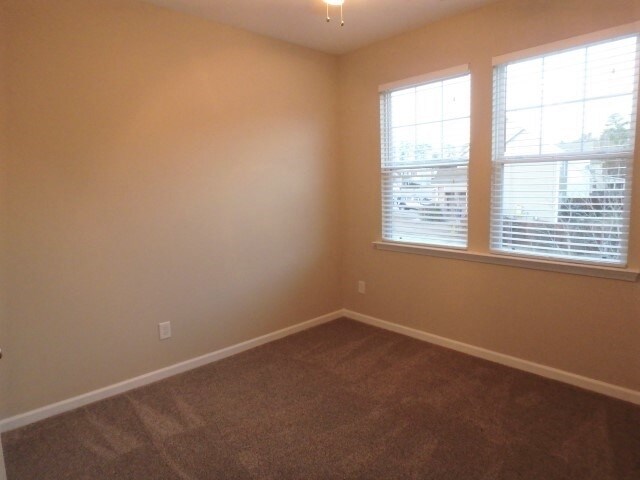 Building Photo - 1606 Hayesville Dr