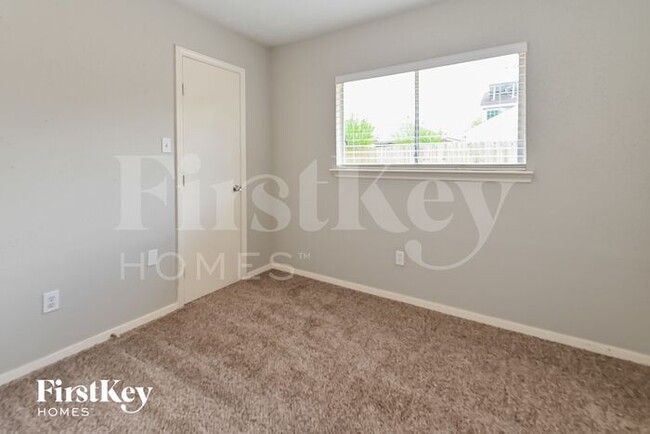 Building Photo - 3843 Buckhurst Dr