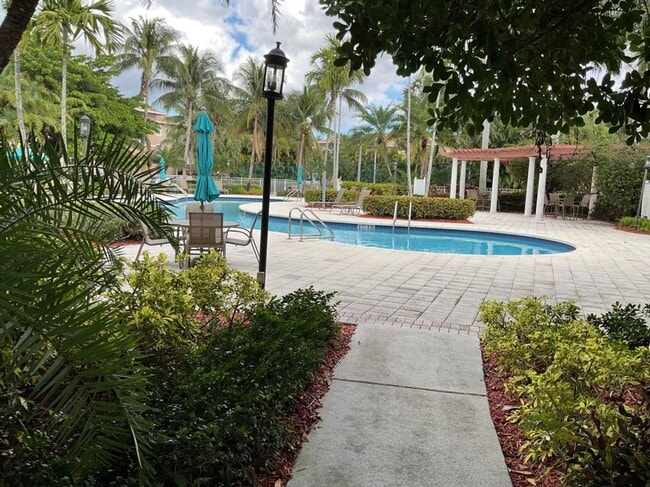 Building Photo - 6482 Emerald Dunes Dr