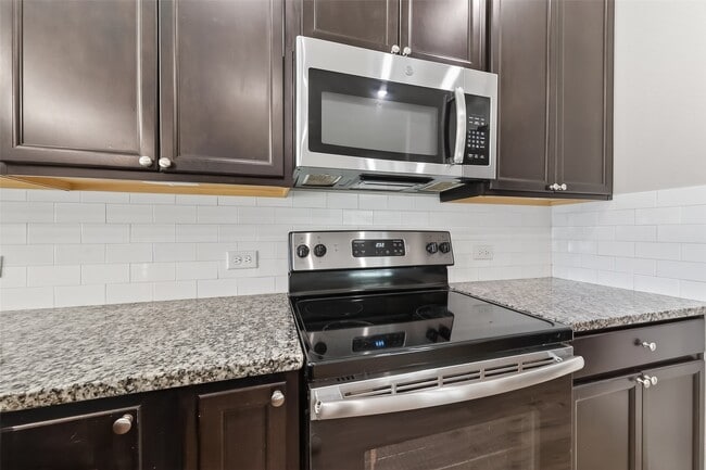 Building Photo - 151 Scenic Hills Ct