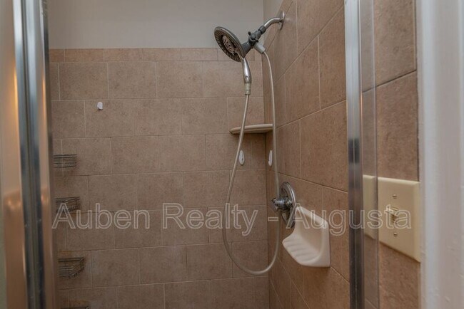 Building Photo - 501 Milledge Rd