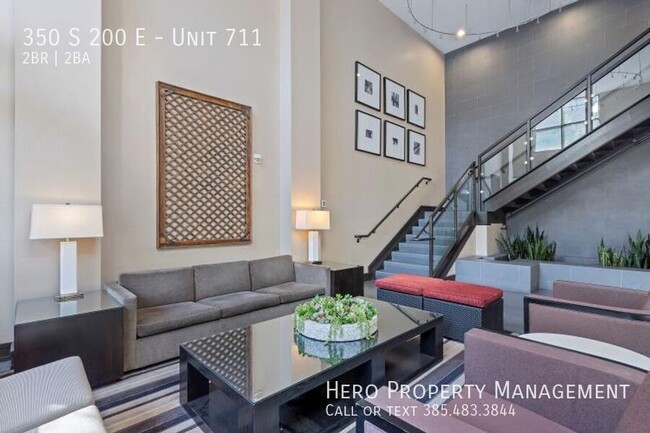 Building Photo - Beautiful Downtown Apartment!