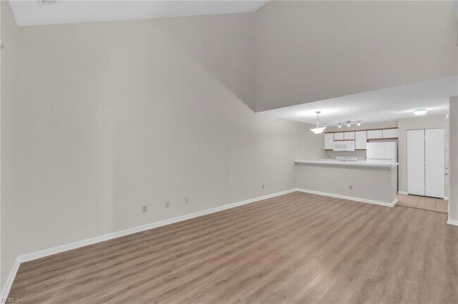 Building Photo - 404 Camberley Way