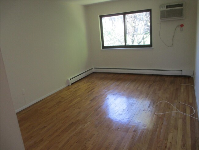 Building Photo - 15 Brevoort Dr