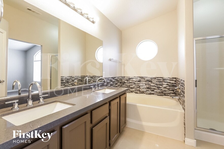 Building Photo - 9501 Forest Lily Ct