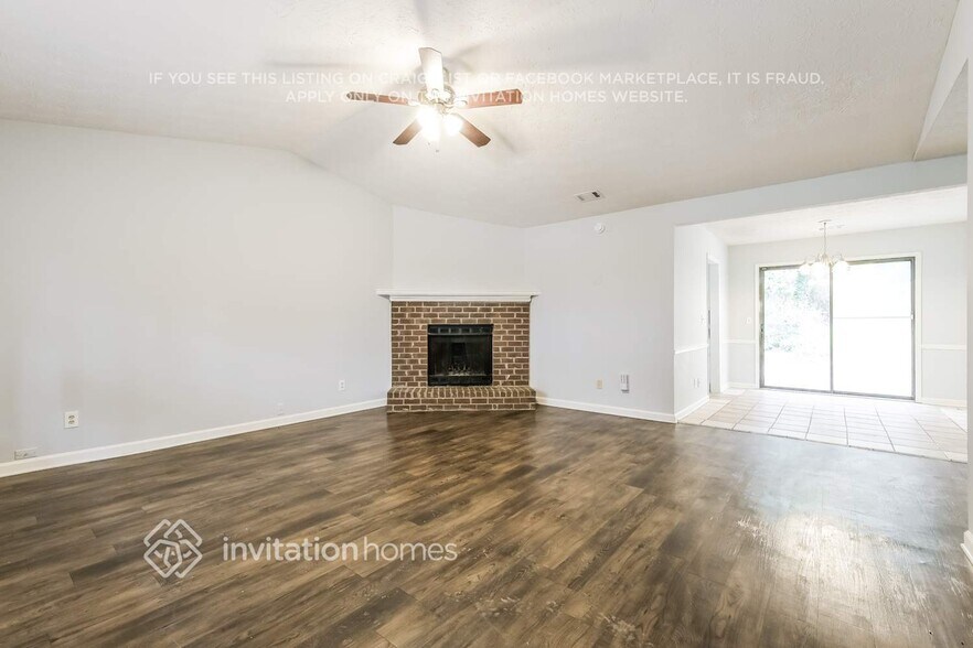 Building Photo - 1002 Providence Way