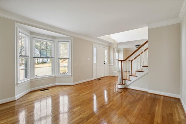 Building Photo - Kingsmill Gem