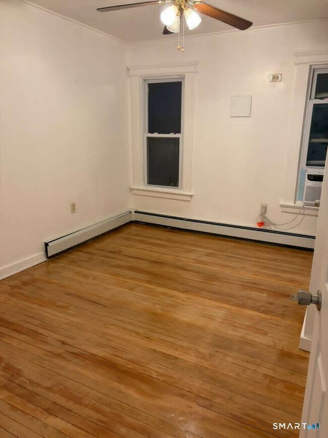 Building Photo - 1821 E Main St