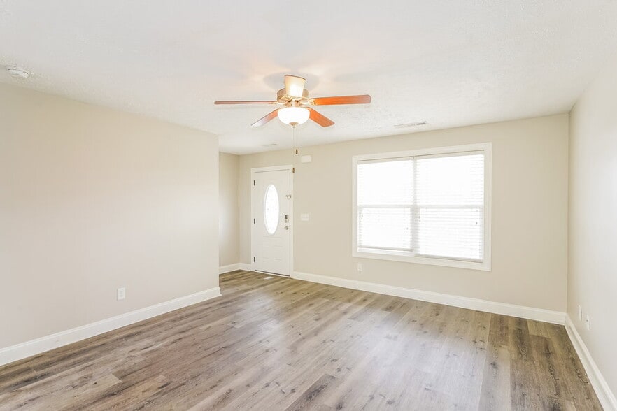 Building Photo - 1020 Tammy Sue Ln