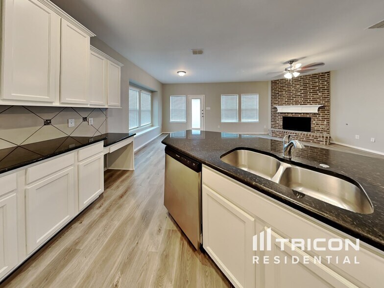 Building Photo - 2304 Eppright Dr