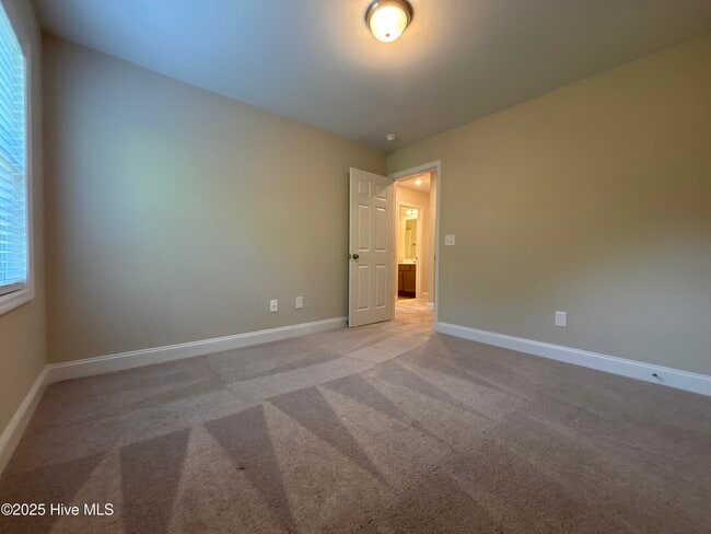 Building Photo - 208 Penster Ct