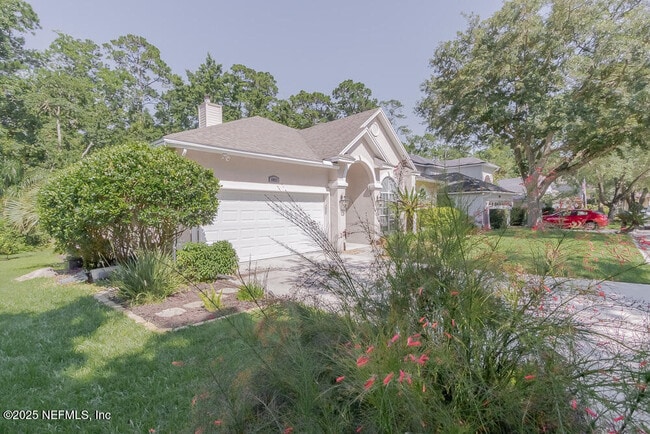 Building Photo - 4051 Richmond Park Dr E