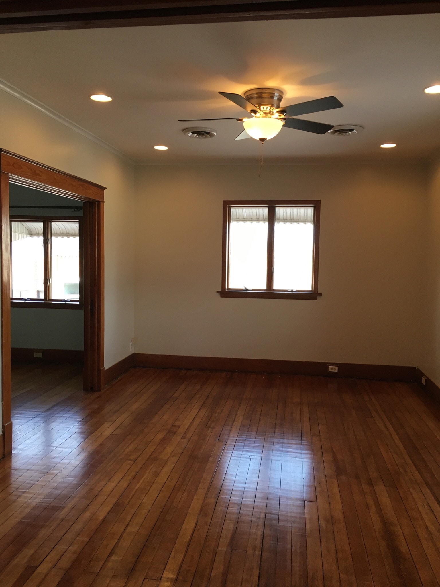 Building Photo - 316 Main Street