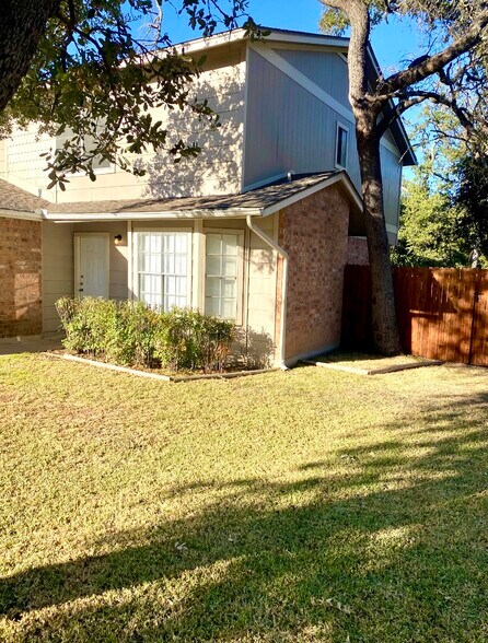 Building Photo - 8000 Tuscarora Trl