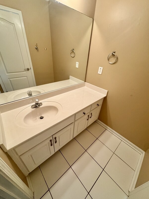 Building Photo - 431 Whitewater Tr