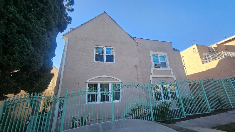 Building Photo - 431 Normandie Pl