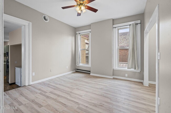 Building Photo - 821 23rd St