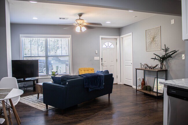 Building Photo - 444 Sunset Ave NW