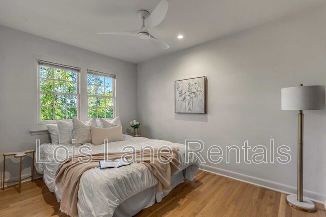 Building Photo - 7 Logan St