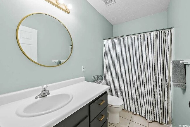 Building Photo - 1870 E 3900 S