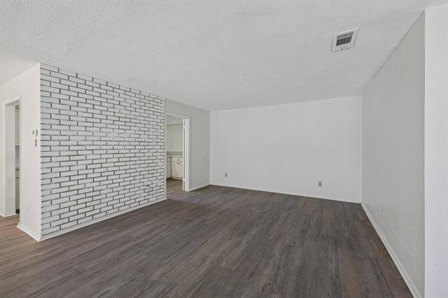 Building Photo - 4720 South Dr W