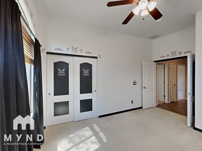 Building Photo - 11962 N Grape Ivy Pl