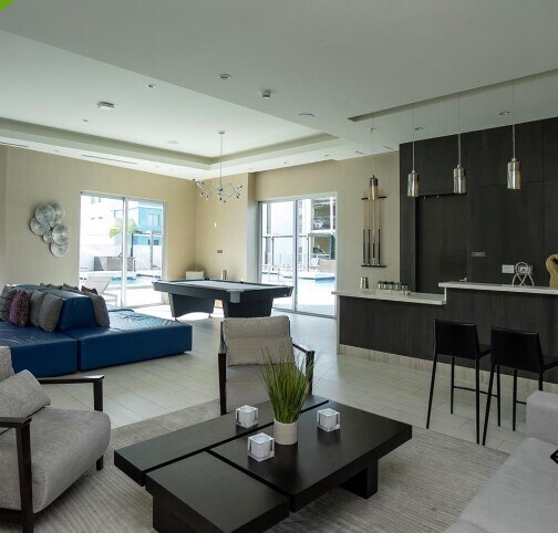 Building Photo - 1010 SW 2nd Ave