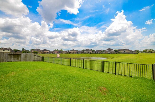 Building Photo - 2227 Leonetti Ln