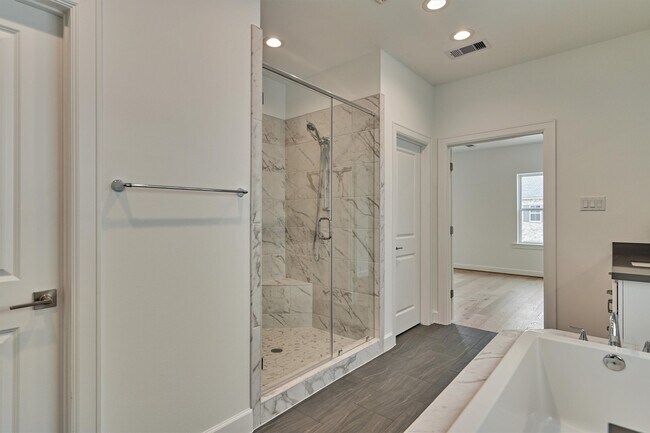 Building Photo - 2037 Carlson Creek Dr