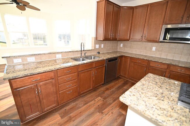 Building Photo - 7001 Chaptico Ct