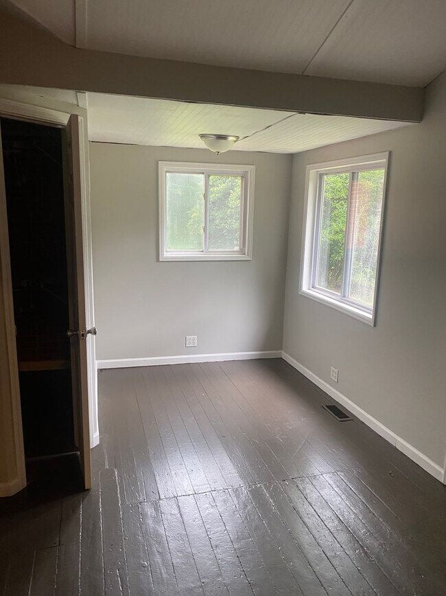 Building Photo - 56 Frost School Rd