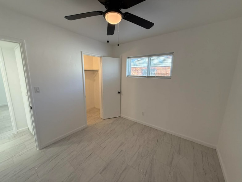 Building Photo - 333 E Linden St