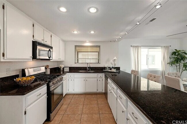 Building Photo - 850 W 157th St