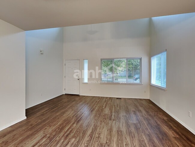 Building Photo - 20515 85th Ave Ct E